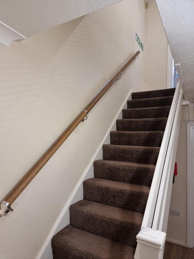 Crane Home In Dagenham With Free Wi Fi Екстериор снимка
